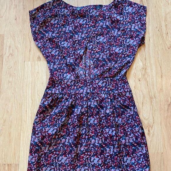 NWT BCBG Generation purple/red/blue patterned shirt sleeve dress - Picture 3 of 6